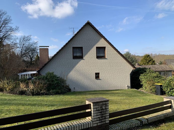 Modernisierter Wohnsitz oder Ferienhaus provisionsfrei von Privat – Ostseite
