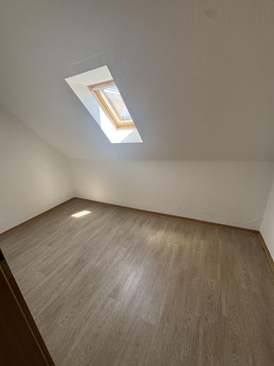 Ideal für Paare & Homeoffice: Wohnung in einer Vila in Toplage mit 2 separaten Arbeitsbereichen – Arbeiten 2