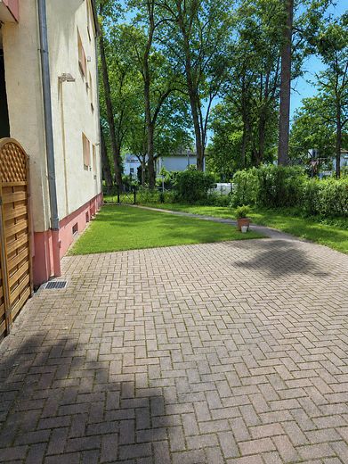 Renovierte Terassen-Wohnung in begehrter Lage Zehlendorf - sofort bezugsfrei, ohne Provision – Stellplatz
