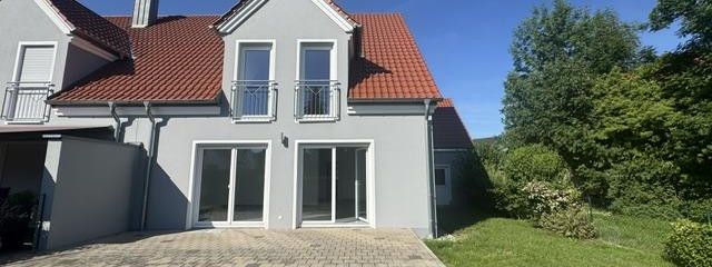 Frisch renovierte Doppelhaushälfte mit Garten in Schrobenhausen-Steingriff (provisionsfrei) – Außenansicht