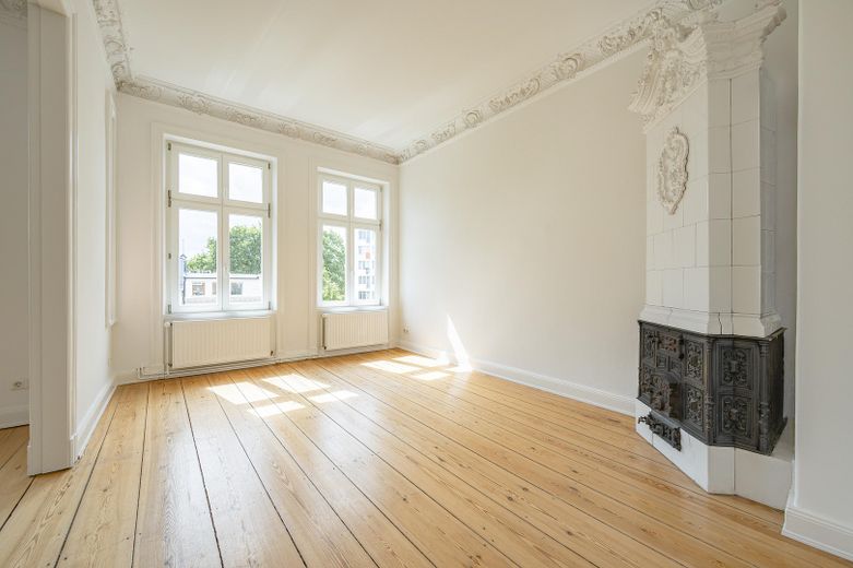 Bezugsfertiger Altbau mit Süd-West-Balkon,  Weitblick & Jugendstil-Charme – Foto 3