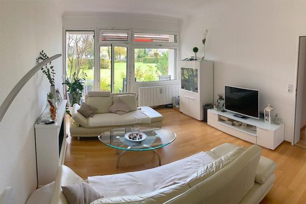 Licht 2-kamer terrasappartement in zonnige ZW-ligging voor een uitgestrekt groen gebied