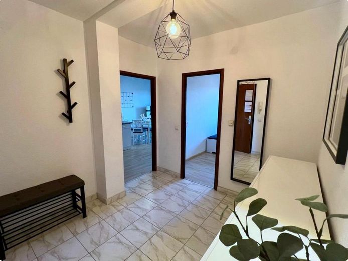Balkonlu, asansörlü, ankastre mutfaklı, yüzme havuzlu/saunalı ve isteğe bağlı kapalı otopark yeri bulunan, tamamen mobilyalı 49 m² daire – Fotoğraf 9