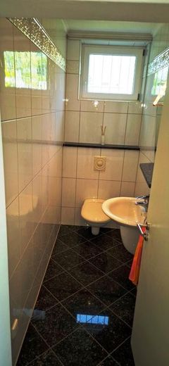Keulen Rondorf top-eengezinswoning volledig gemoderniseerd – Gäste WC
