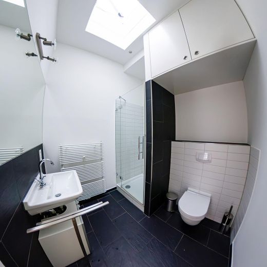 Elegante hochwertige DG-Wohnung nahe Kollwitzplatz – Gästebad