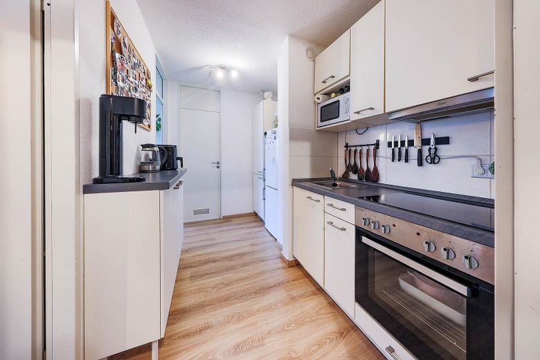 Commission-free 2-room apartment with balcony & garage in Konstanz – Küche