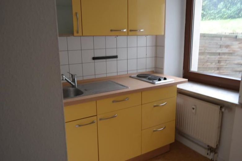 * Günstige 1-Zimmer mit Einbauküche, Laminat und Dusche * – SAM_8070