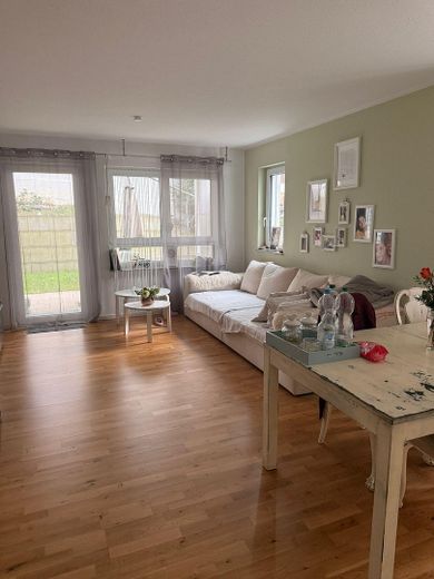 Sielmingen'de 3,5 odalı daire – Wohnzimmer