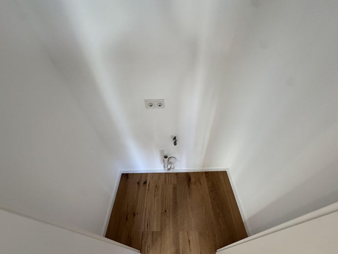 Abstellraum & Waschmaschine