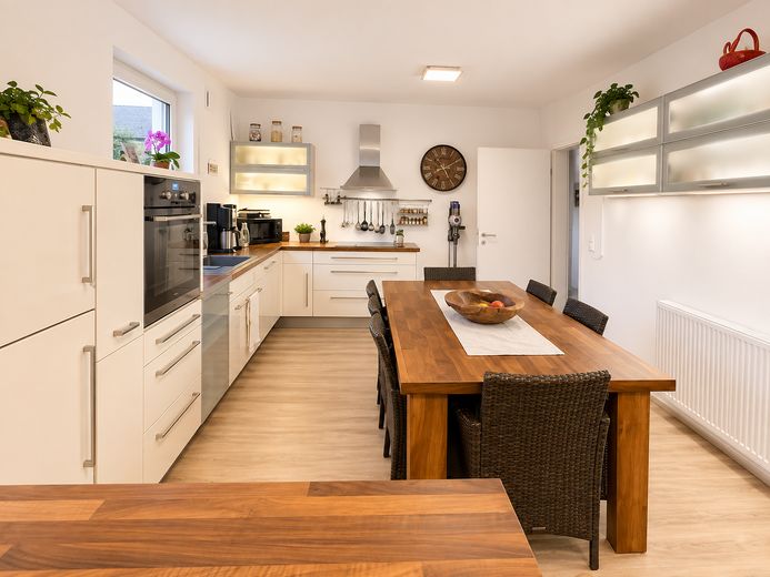 Moderne Doppelhaushälfte mit Garten in Bietingen – Foto 14