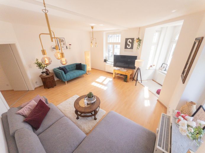 Views over Gohlis – stylish Art Nouveau apartment with charm – Stilvoll möbliert