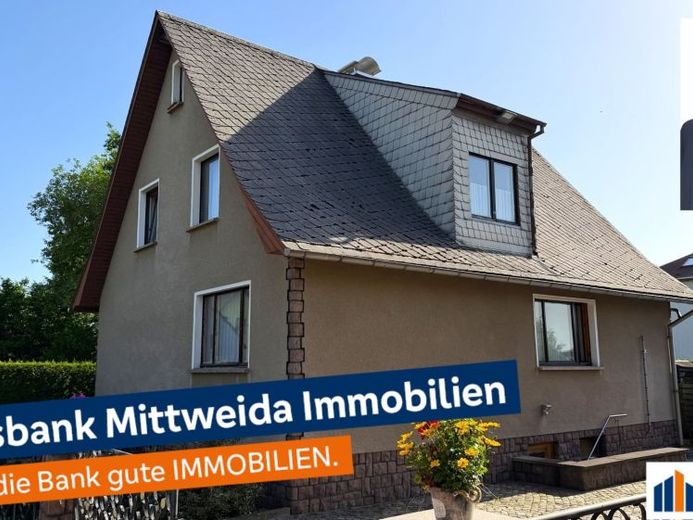 Einfamilienhaus mit großem Grundstück und vielseitigem Nebengebäude in ruhiger Lage – फोटो 1
