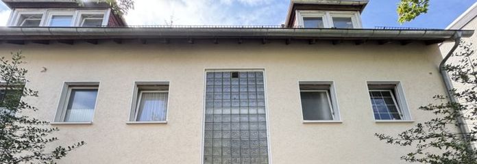 Immeuble collectif dans la partie ouest de la ville, 6 unités et 5 garages