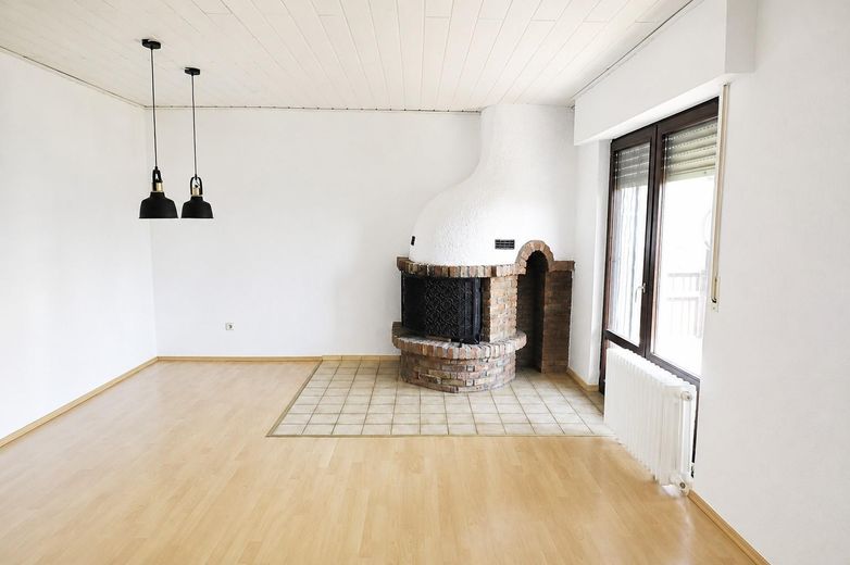 großzügige 3 Zimmer Wohnung mit Balkon – Esszimmer