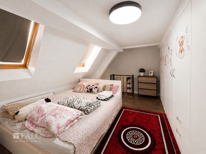 Sanierte Doppelhaushälfte mit 3 Wohneinheiten in Ludwigsburg – Schlafzimmer DG