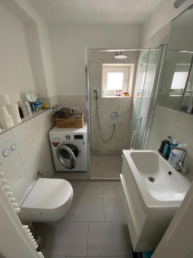 Exklusive 2-Zimmer-Wohnung in Hamburg Barmbek-Süd – Badezimmer