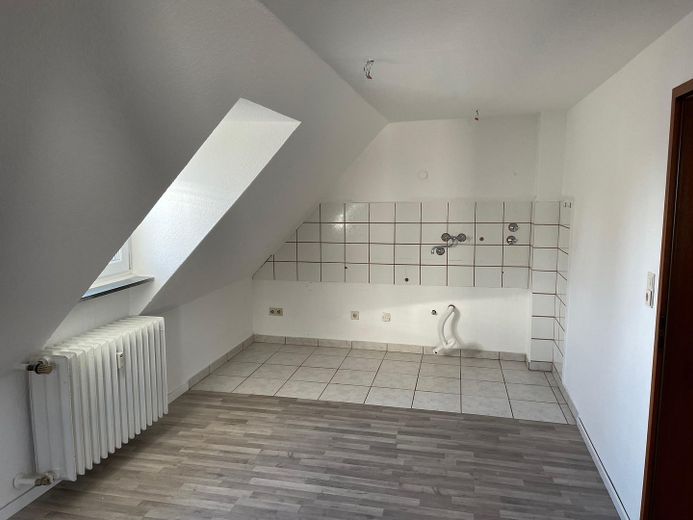 Midden in Altenbochum – vriendelijke 3-kamer zolderwoning in rustige ligging met eigen park – Küche