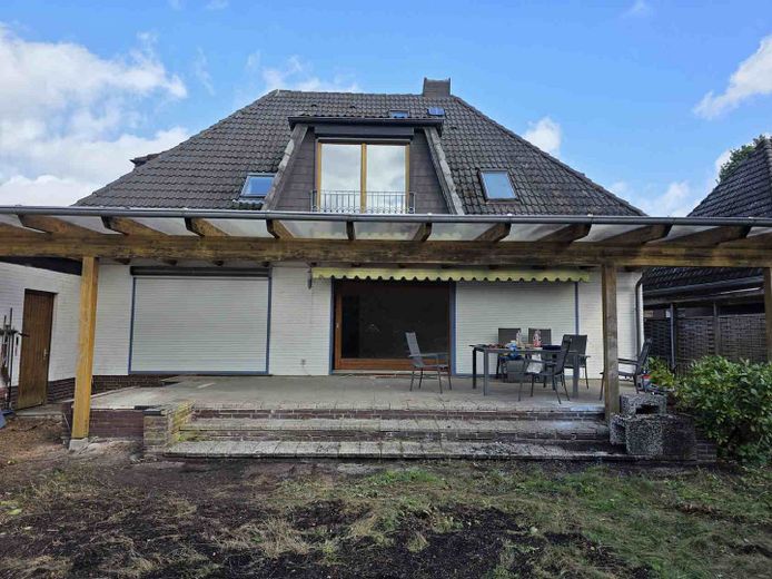 !Provisionsfrei! Sanierungsbedürftiges Einfamilienhaus! – Ansicht hinten