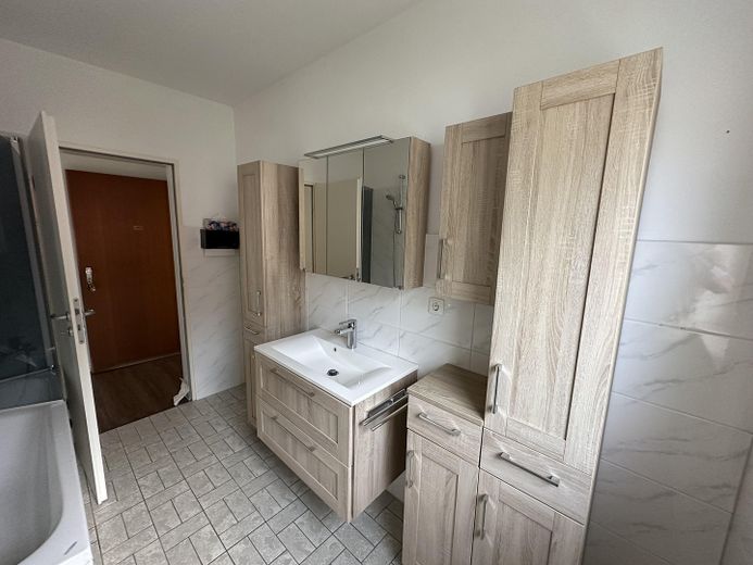 Renovierte Erdgeschoss- und Dachgeschosswohnung mit toller Aussicht zu vermieten – Wohnung Erdgeschoss
