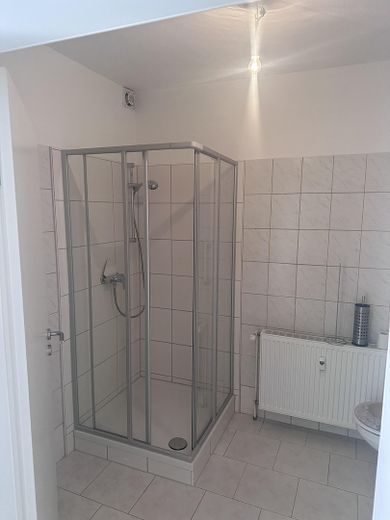 Innenliegendes Dusch-Bad