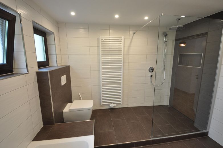 Von privat - Gepflegte, renovierte 3-Zimmer Wohnung mit Balkon in Tamm – Bad / WC