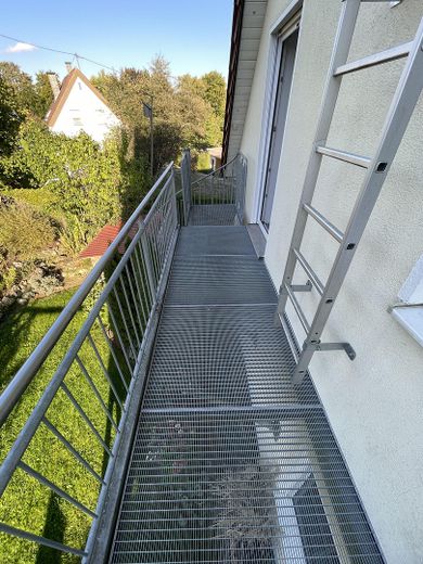 Helle 4-ZKB-Maisonette mit Balkon & Garten – ruhig wohnen in Zusmarshausen-Wollbach - PROVISIONSFREI – Balkon 2