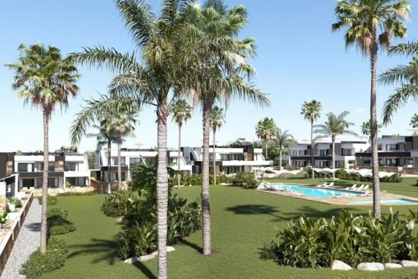 Tamamen mobilyalı penthouse daireler ve bungalovlar – tüm ekstralar dâhil.