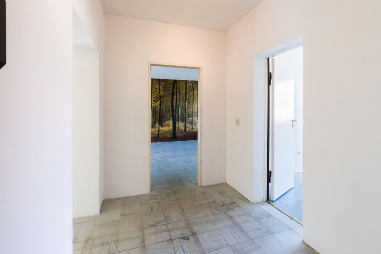 Yaklaşık 77,90 m² büyüklüğünde, hemen taşınılabilir 2,5 odalı daire; doğrudan sahibinden ve komisyonsuz – Eingang Flur