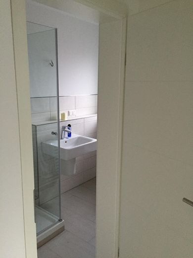 Essen Moltkeviertel / Apartamento de 2 hab. con cocina, pasillo y baño, completamente renovado – Bad
