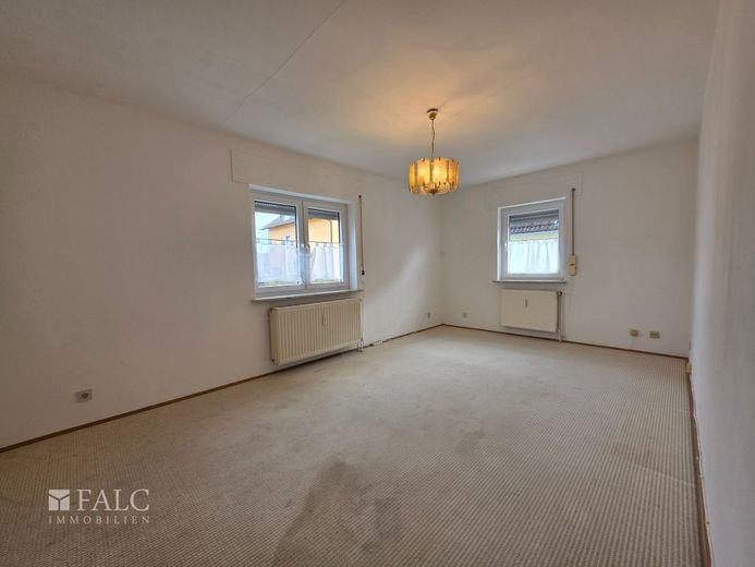 Pendler aufgepasst, das ist Ihr Haus! Viel Platz mit top Infrastruktur, Teilvermietung möglich – EG Schlafzimmer