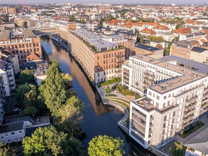 Bezugsfrei: Penthouse mit Loggia und Dachterrasse, einzigartiger Blick über den Clara-Zetkin-Park – Foto 1