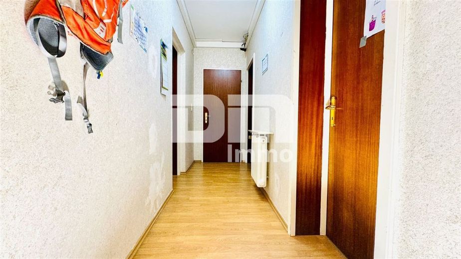 Gepflegtes Ein / Zweifamilienhaus mit Doppelgarage in begehrter Ortsrandlage von Zierenberg – WE2 OG Flur / Diele