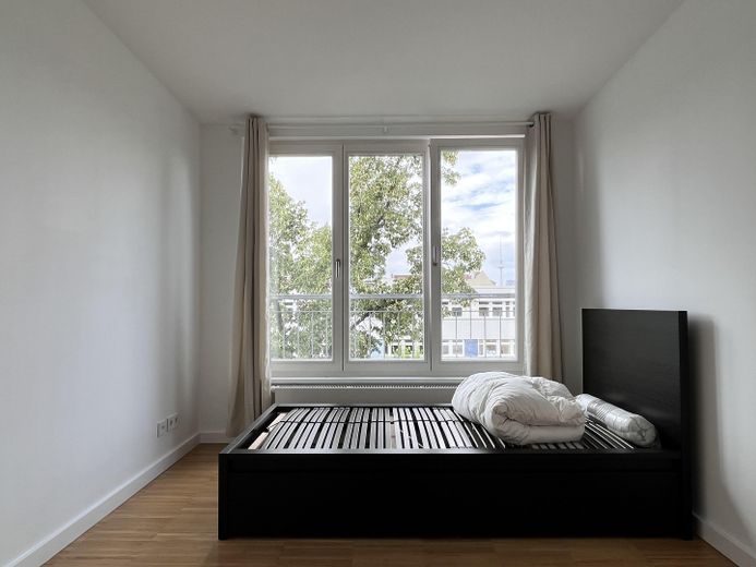 Sonniges Dachgeschoss im Bötzowviertel mit Fernsehturmblick – kleines Zimmer