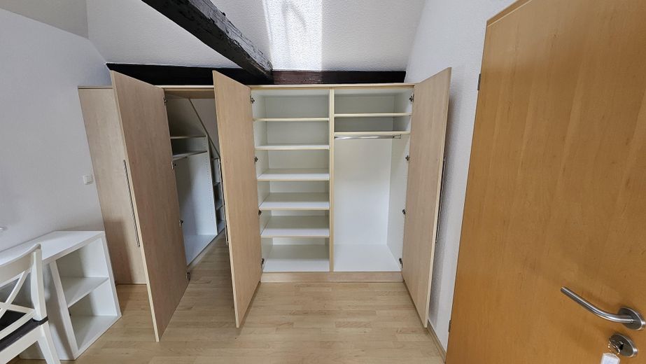 MÖBLIERTE WG-ZIMMER LANGEN - ALL-IN (Ideal f.DFS) – begehbarer Kleiderschrank 