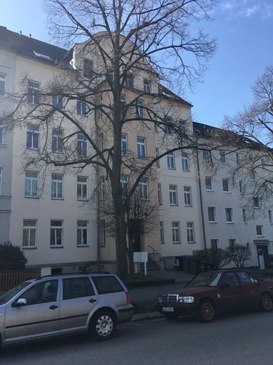 Günstige 2-Zimmer mit Wannenbad und Laminat in guter Lage! – IMG_3737