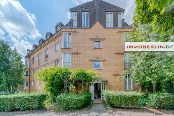 IMMOBERLIN.DE - Sehr adrette Wohnung mit Sonnenterrasse, Blick ins Grüne & Pkw-Stellplatz
