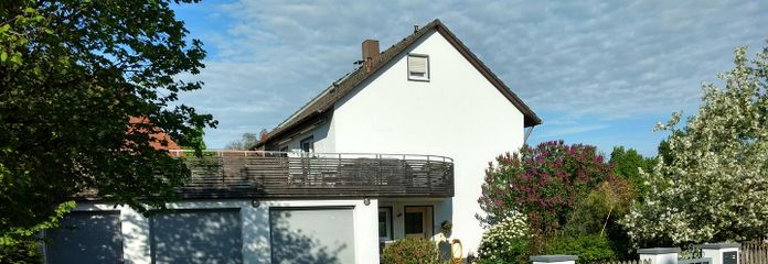Freistehendes Einfamilienhaus mit separater Einliegerwohnung