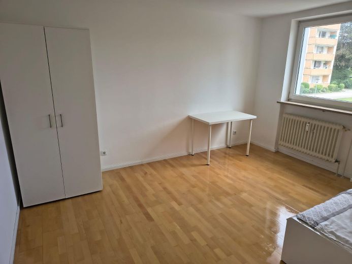 3-Zimmer-Wohnung (ca. 80 m²) mit Balkon- Ideal für WG oder Einzelmieter – Zimmer 2