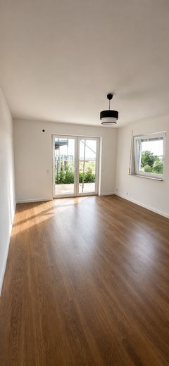 Modernisierte 3 Zimmer Wohnung in Höfingen – Wohnzimmer