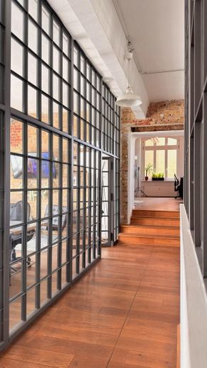 Großzügige Loft-Bürofläche in Kreuzberger Top-Lage Nähe Paul-Lincke-Ufer – Flur