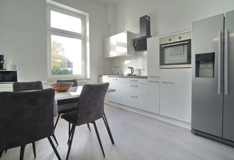 Zum Wohlfühlen: Komfortable Wohnung mit großer Balkonterrasse zum Garten und Komplettausstattung, Smart-TV, Internetzugang u.v.m. – d7a249eccfc5ab5f7b4dd35dc318399cd5f2c41e.jpg