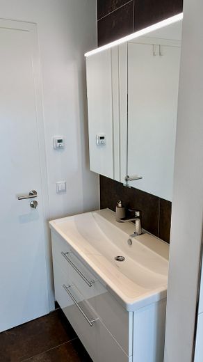 Provisionsfrei! Modernes Penthouse mit großer sonniger Dachterrasse – Badezimmer