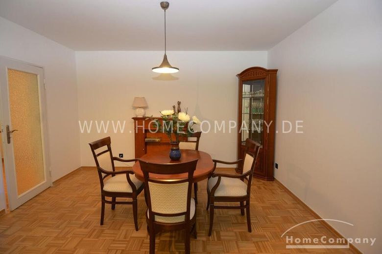 Sehr große 2 Zimmer Wohnung in Westend mit Balkon – 42b5b92b85a8f99eb36a8a4c9ed0ddfd26a83abe.jpg