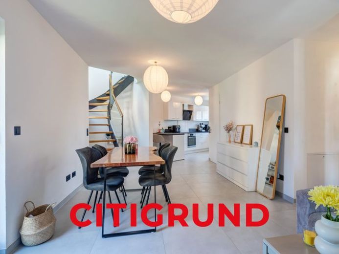 Maisach/Gernlinden - Hell. Modern. Individuell. - Exklusives Haus-im-Haus-Flair! – Photo 1