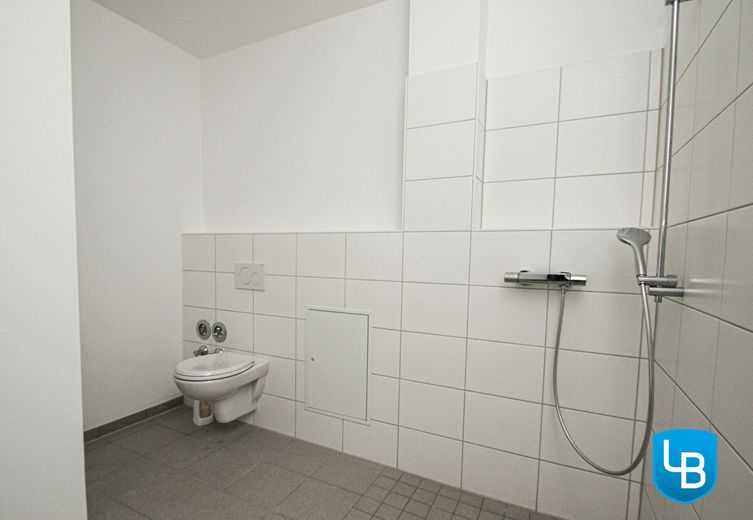 ..mit bodentiefer Dusche