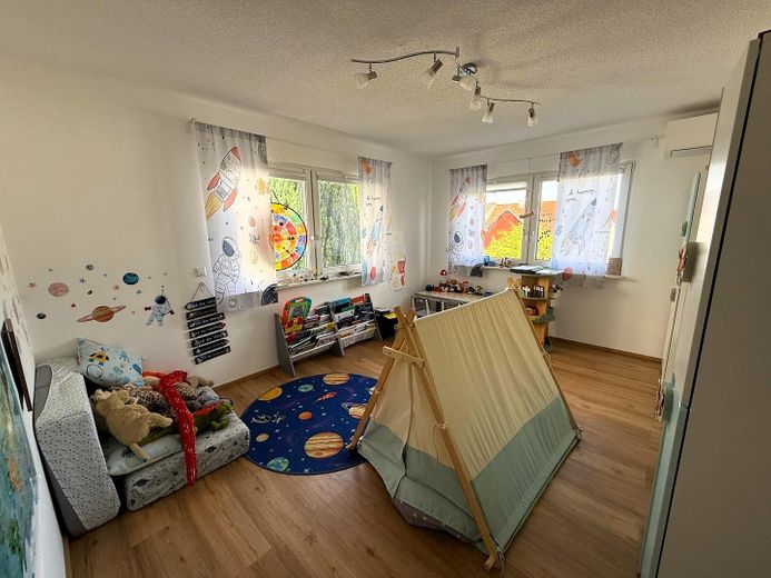 Neuwertige Doppelhaushälfte in schöner Lage – Kinderzimmer