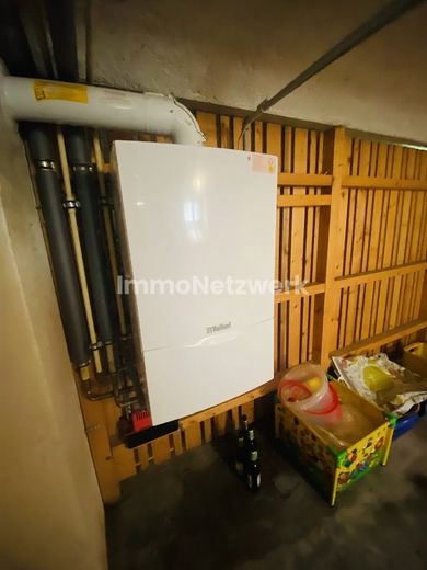 ***Großzügiges Vierfamilienhaus mit Potenzial - Kapitalanlage trifft Lebensqualität*** – Heizung