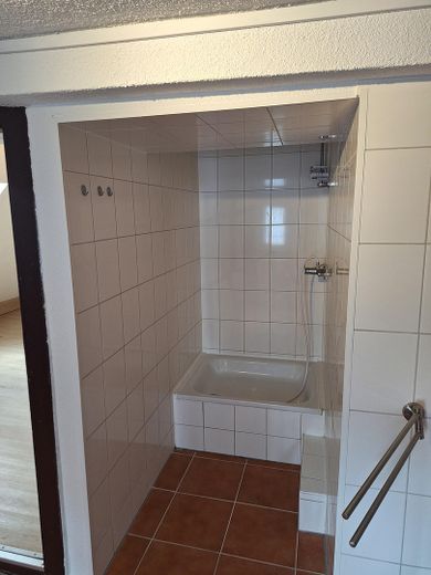 2-кімнатна квартира з кухонним куточком, мансардний поверх, Gaustrasse XXX – Dusche
