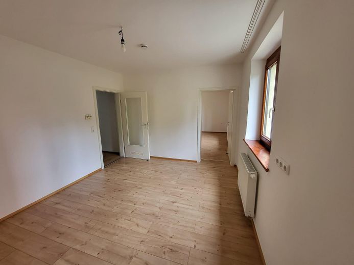 Renovierte 2-Zimmer-Wohnung in Augsburg-Lechhausen – WZ - Schlafzimmer