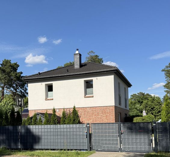 EFH Thälmannstr. 38 - fast neu - 4 Zimmer - 133 qm - Garten - Kita + Seenähe - provisionsfrei – Hausansicht